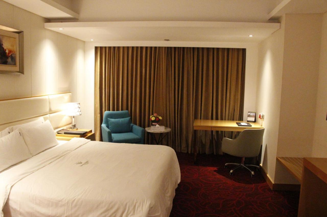 Dhaka Regency Hotel & Resort Limited Zewnętrze zdjęcie
